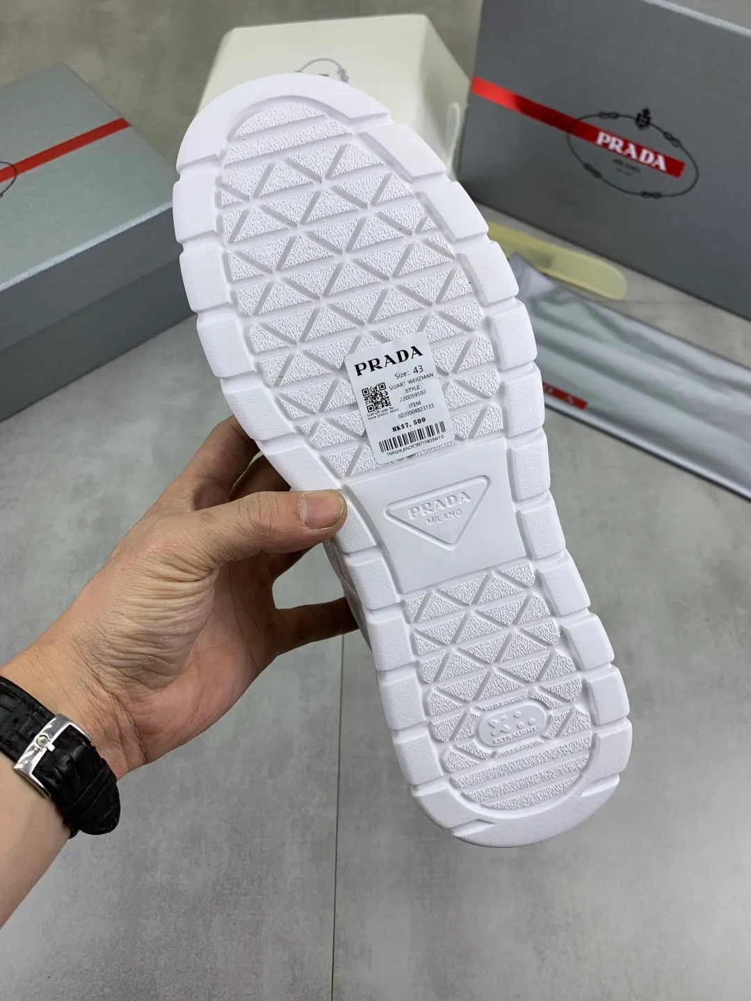 Men's men's shoes P560💰 [Real Price] Popular models are on the official website, 🆘 Trendy brand (Prada) mainly promotes popular models, avant-garde and versatile fashionable men's shoes private version mold opening, cowhide surface splicing 1:1.. Stylish and simple, original imported cowhide lining cowhide feet; the atmosphere and personality are more fashionable, eye-catching and pursuing class. It will subvert the old ideas and be a must-have for fashionistas who want to spend time with you! Must keep it! Tall and comfortable, large and low, high-end quality workmanship. Code number: 38-45 2️⃣optional.